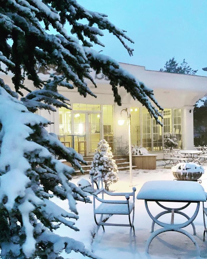 Univers Resort Elbasan Bagian luar foto