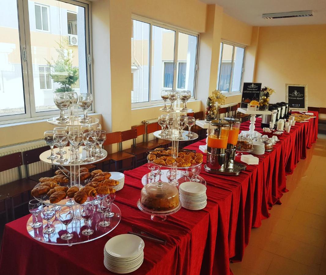 Univers Resort Elbasan Bagian luar foto