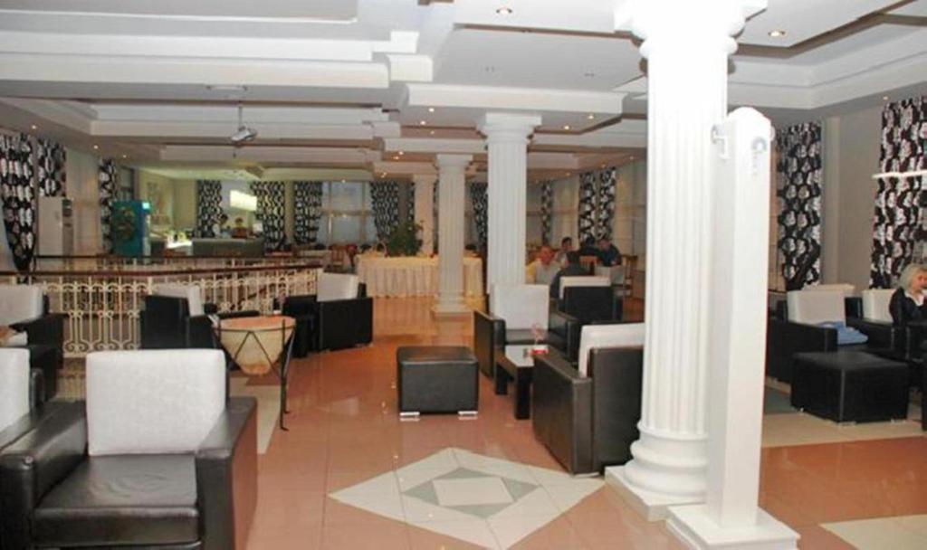 Univers Resort Elbasan Bagian luar foto