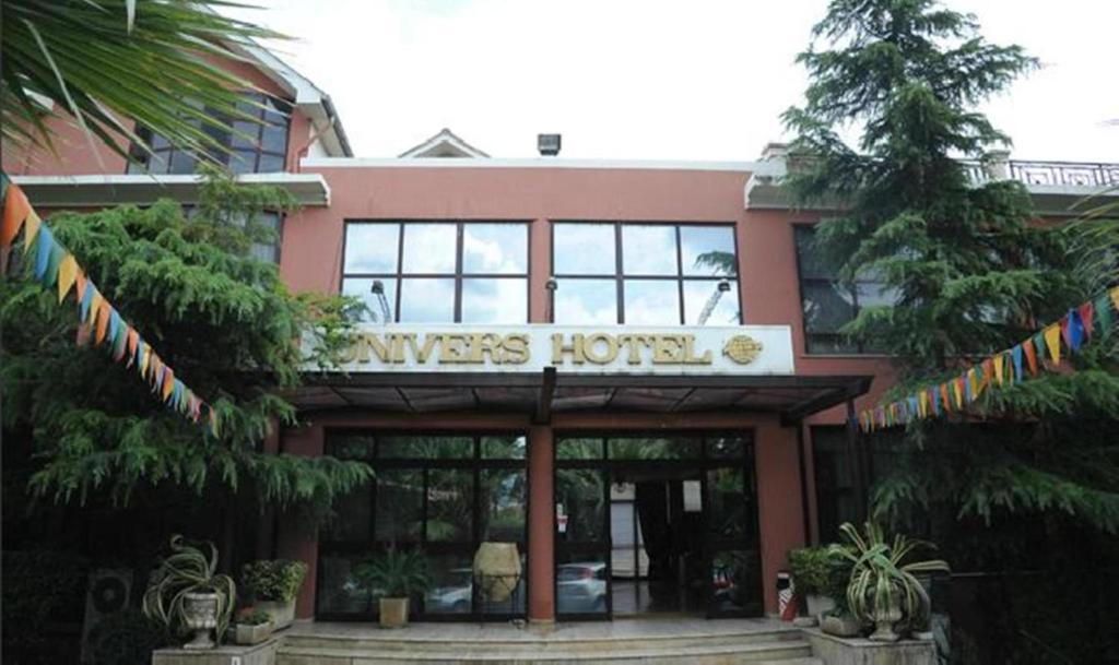 Univers Resort Elbasan Bagian luar foto