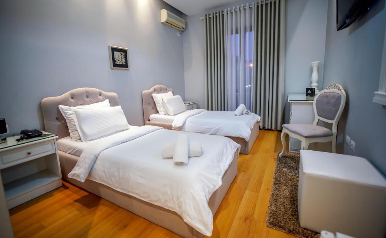 Univers Resort Elbasan Bagian luar foto